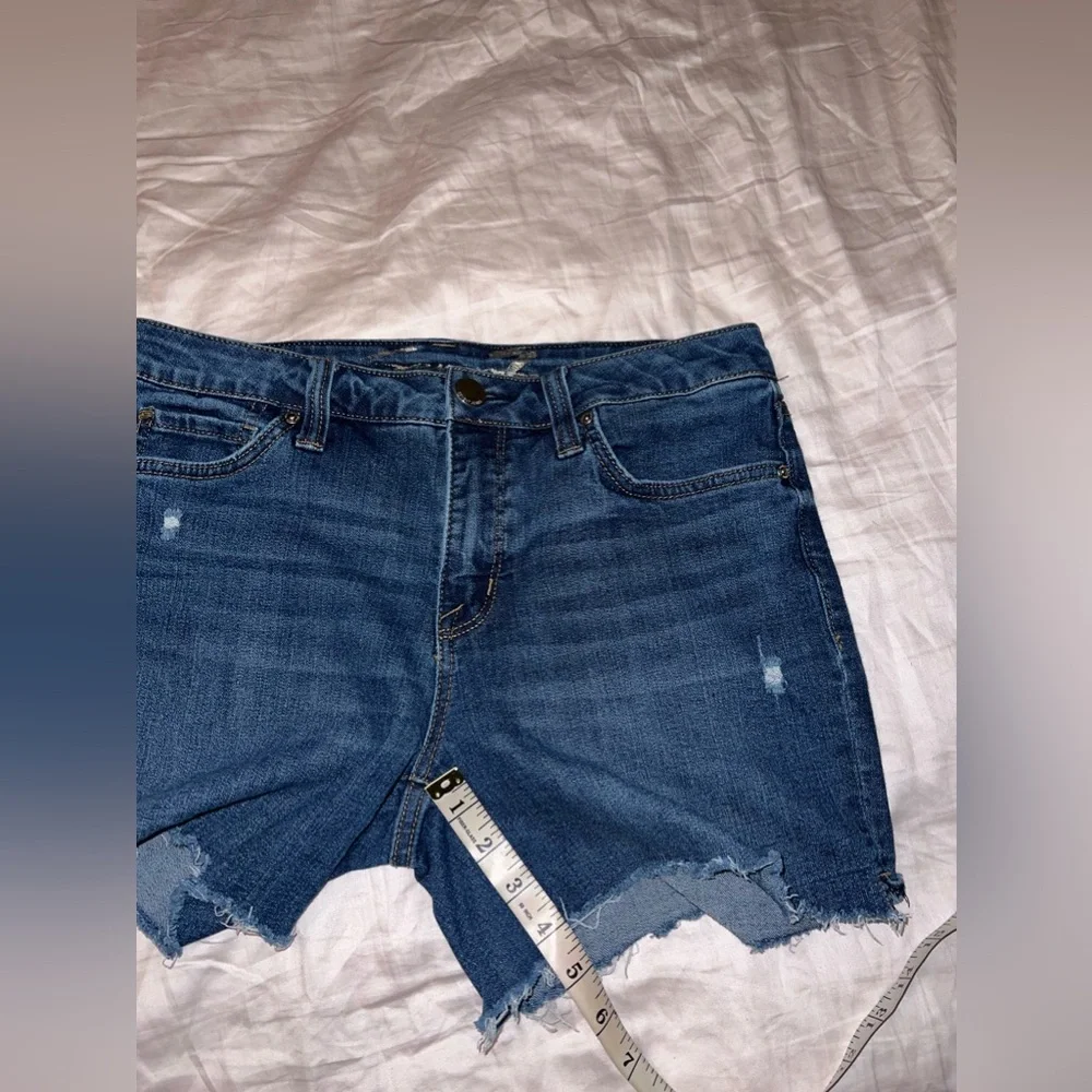 Seven7 Distressed Denim Shorts Medium Wash Raw Hem Size 6